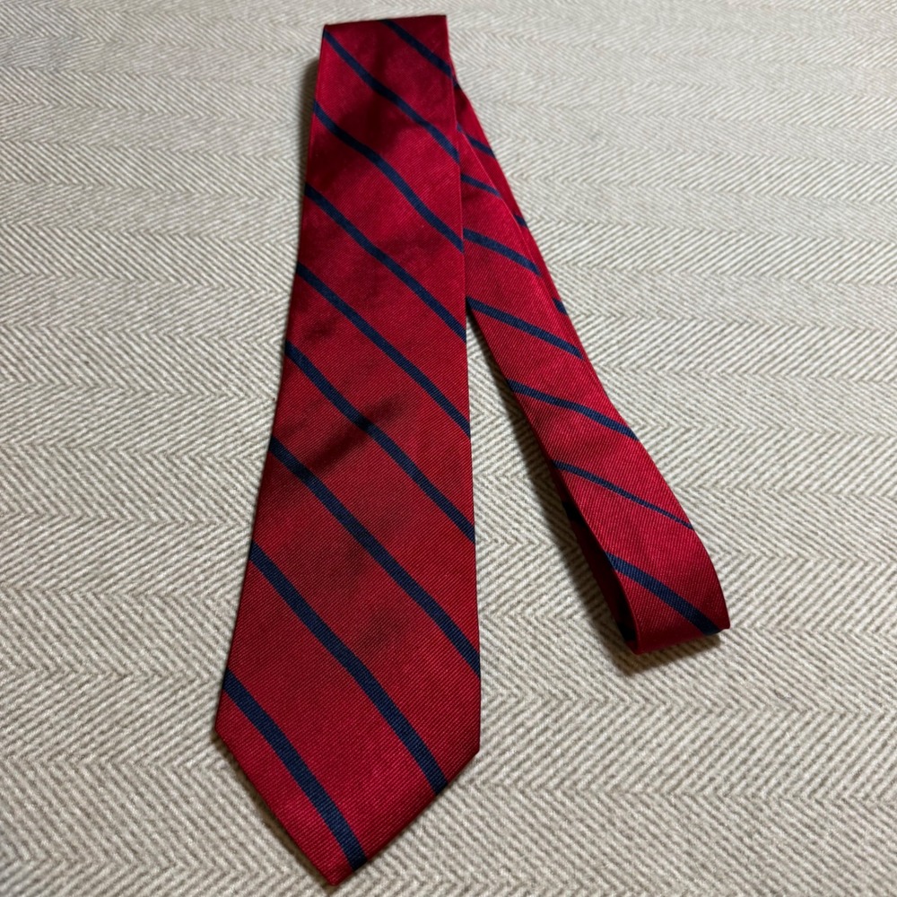 Brooks Brothers Makers and Merchants Silk Tie Red Navy Blue Diagonal Stripe Prep